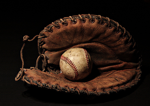 How to Choose the Right Baseball Glove
